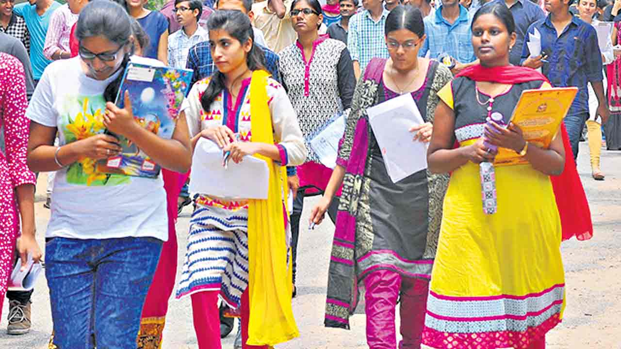 సర్కారు కళాశాలలు బలోపేతం