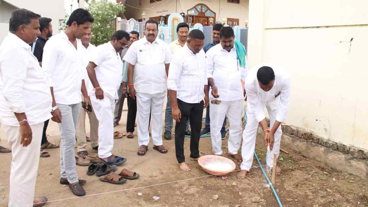 ప్రజలకు చేరువగా ప్రభుత్వ సేవలు