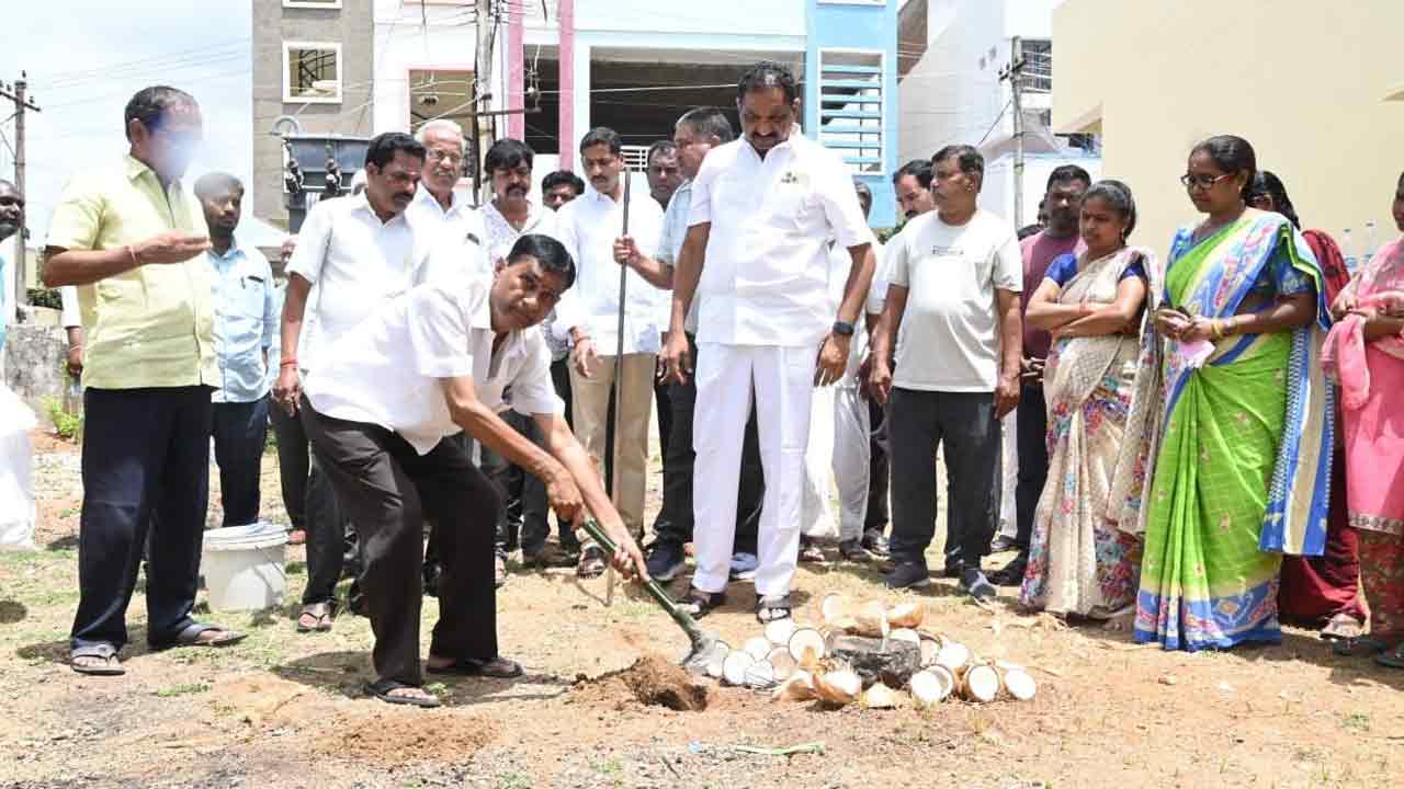 మహిళల అభ్యున్నతికి సర్కారు కృషి