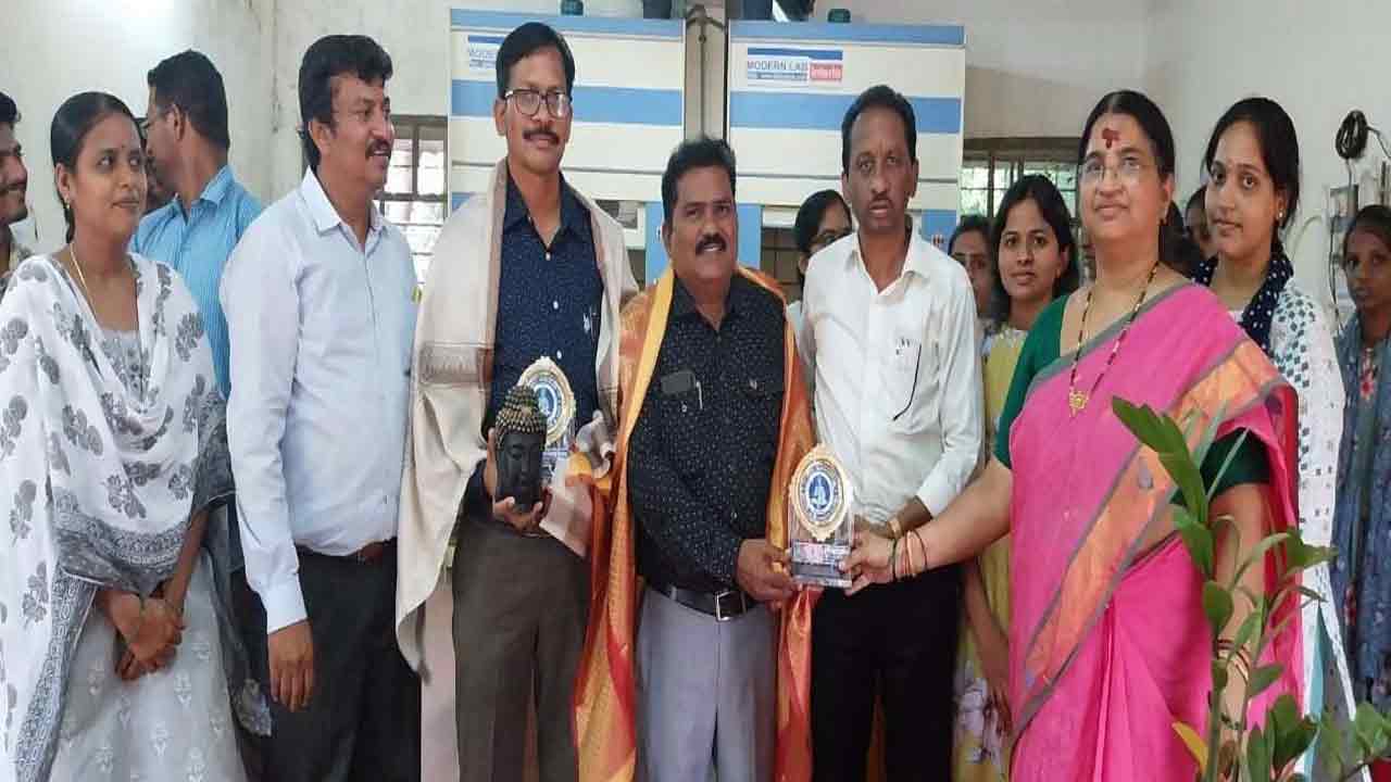 కేయూలో ప్రభుత్వ వైద్యులకు సన్మానం