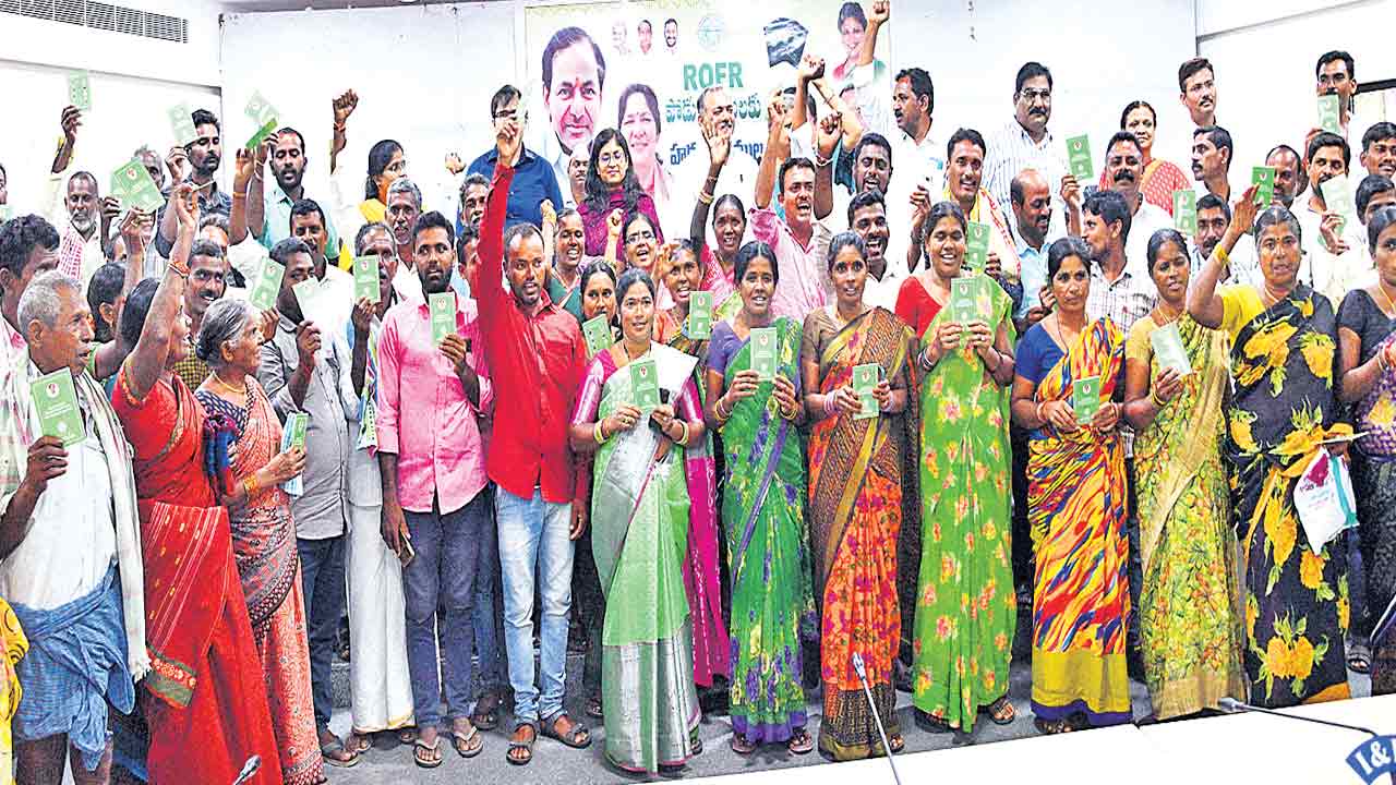 పోడు పట్టాల పంపిణీలో టాప్