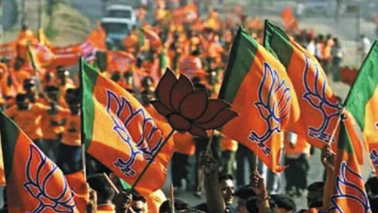 ఈడీ దాడులు ప్రతిపక్షాలకేనా? వందల కోట్ల అవినీతి చేశామన్నా స్పందించరా?