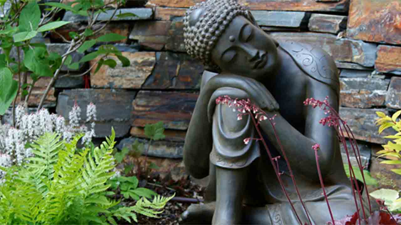 Vasthu Shastra | ఇంటి మధ్యలో దేవుళ్ల విగ్రహం పెట్టొచ్చా? వాస్తు ఒప్పుకొంటుందా?