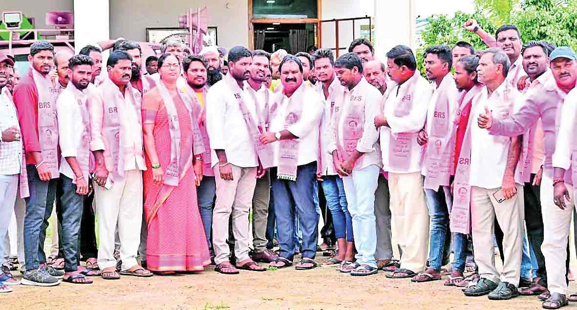 కార్యకర్తలకు అండగా ఉంటా..