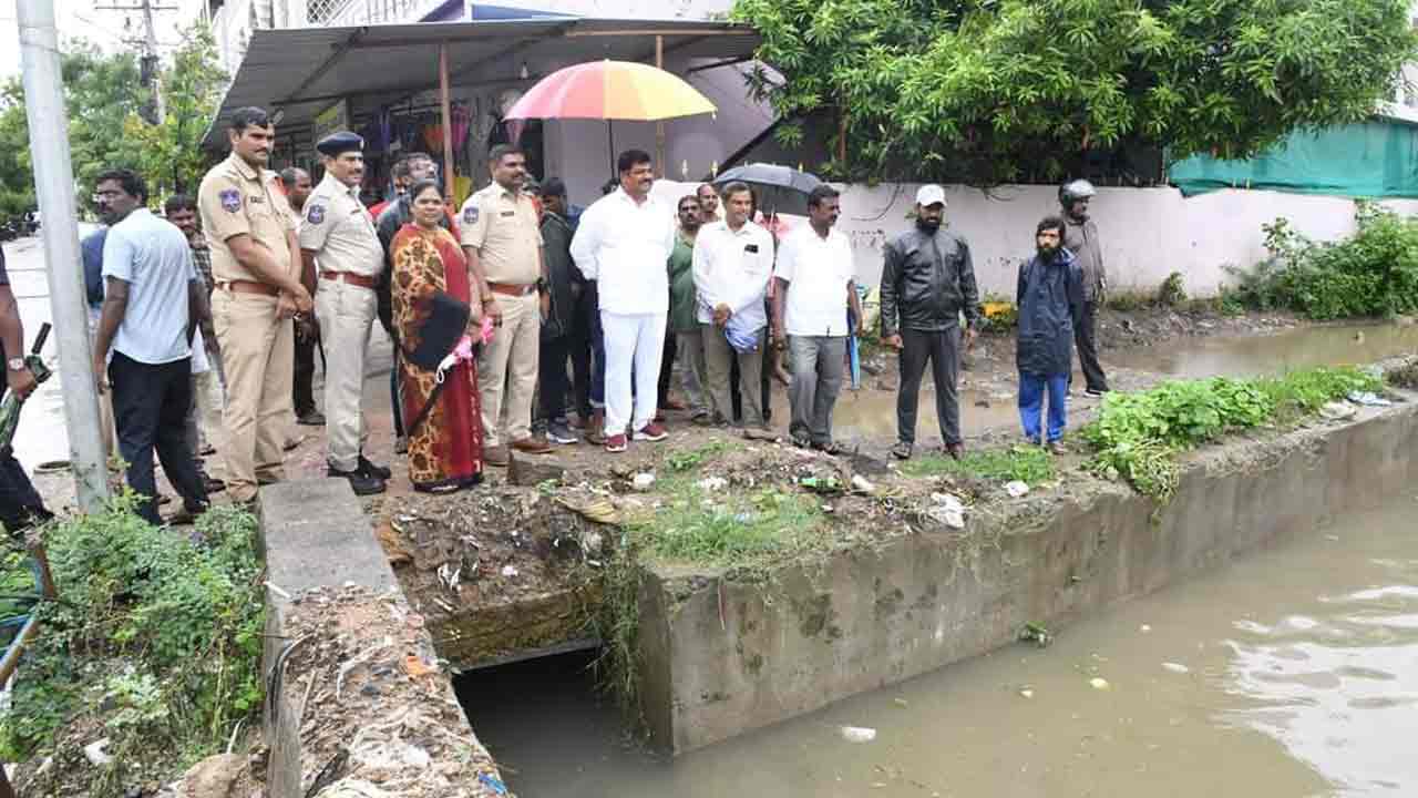 ముంపు ప్రాంతాల్లో సహాయక చర్యలు చేపట్టాలి