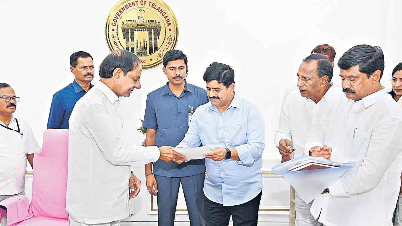 ఉప్పల్ రోడ్డు కేంద్రం వేయదు.. మనమే వేద్దాం.. సీఎం కేసీఆర్ నిర్ణయం