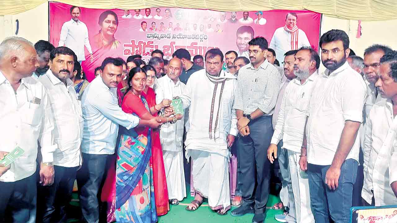 Podu Lands | గిరిజనంలో పోడు పండుగ.. గూడేల్లో అంబరాన్నంటిన సంబరాలు