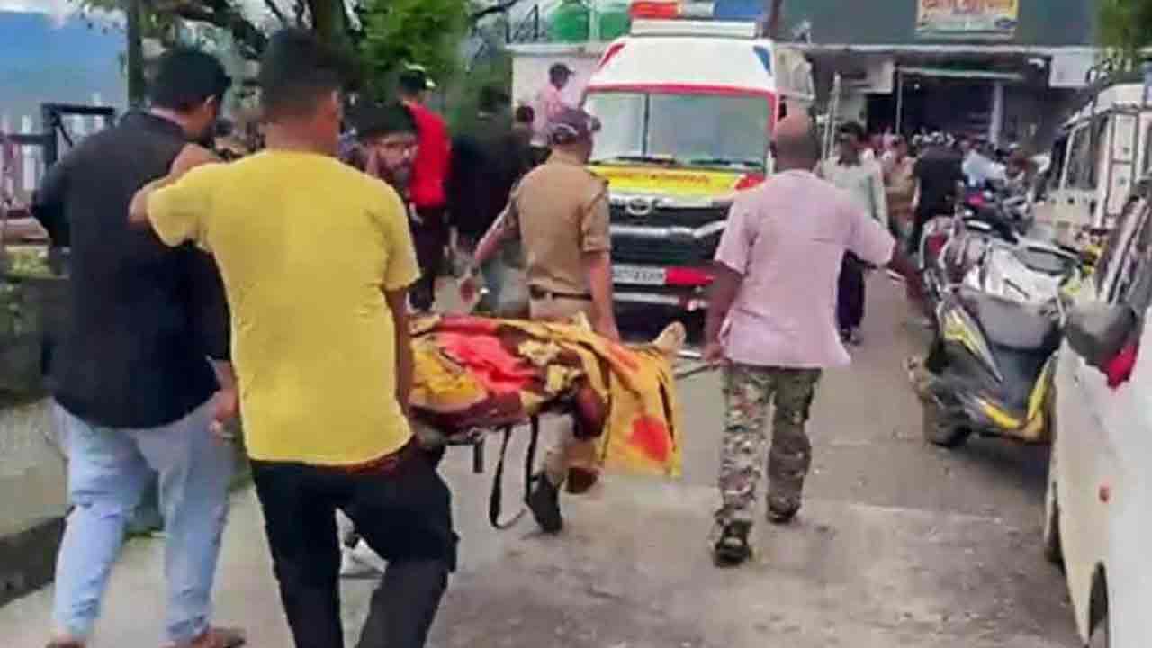 ట్రాన్స్‌ఫార్మర్‌ పేలి 16 మంది మృతి