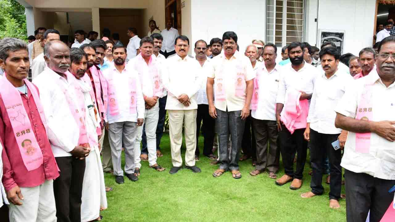 ప్రతి చేతికీ పని