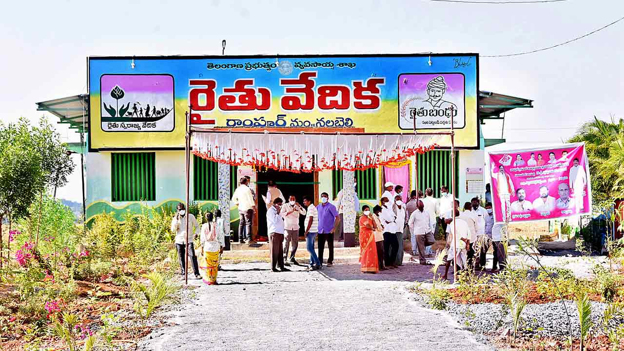 కాంగ్రెస్‌ కుట్రలను ఎండగట్టేలా..