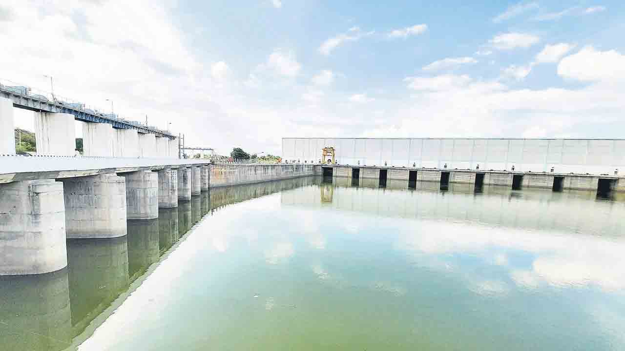 కాళేశ్వరం టూ ఎస్సారెస్పీ.. విజయవంతంగా కొనసాగుతున్న ఎత్తిపోతలు