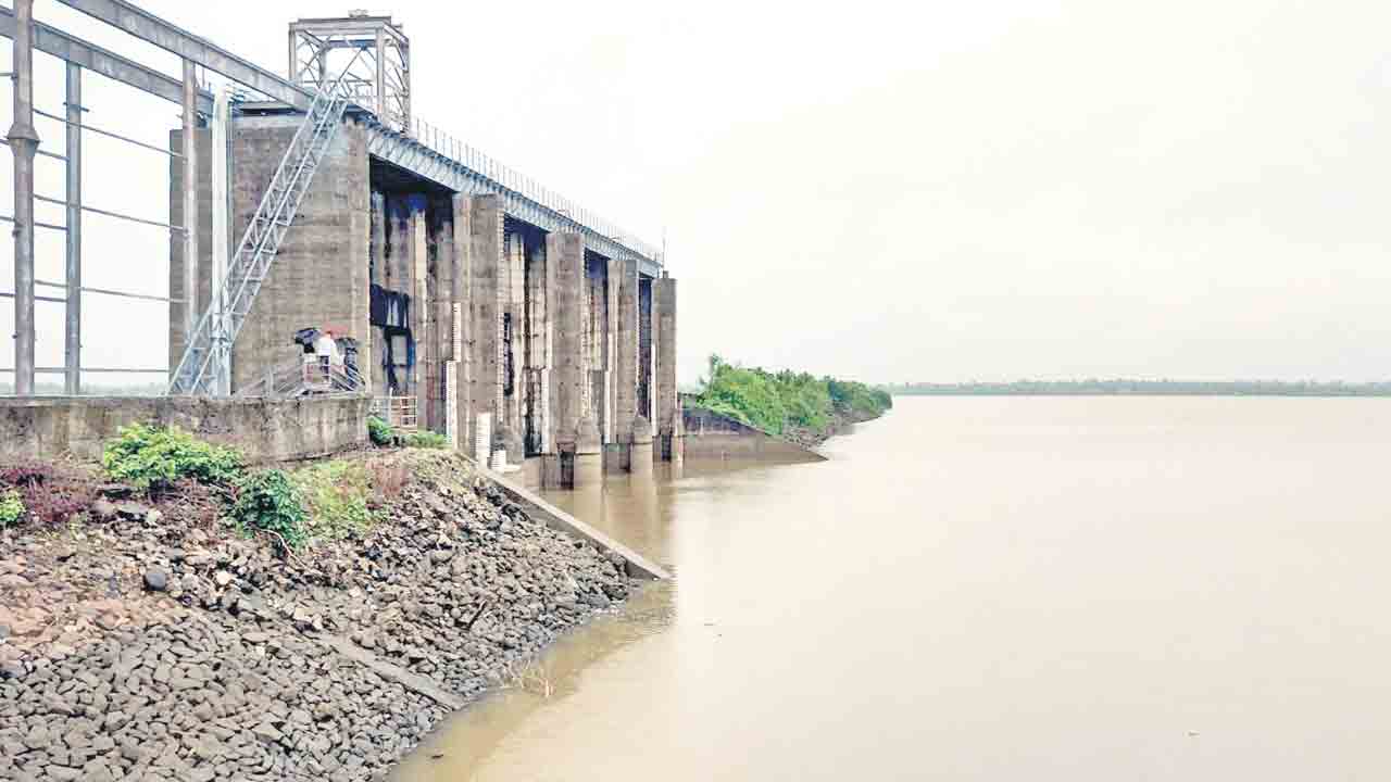 జలం పుష్కలం