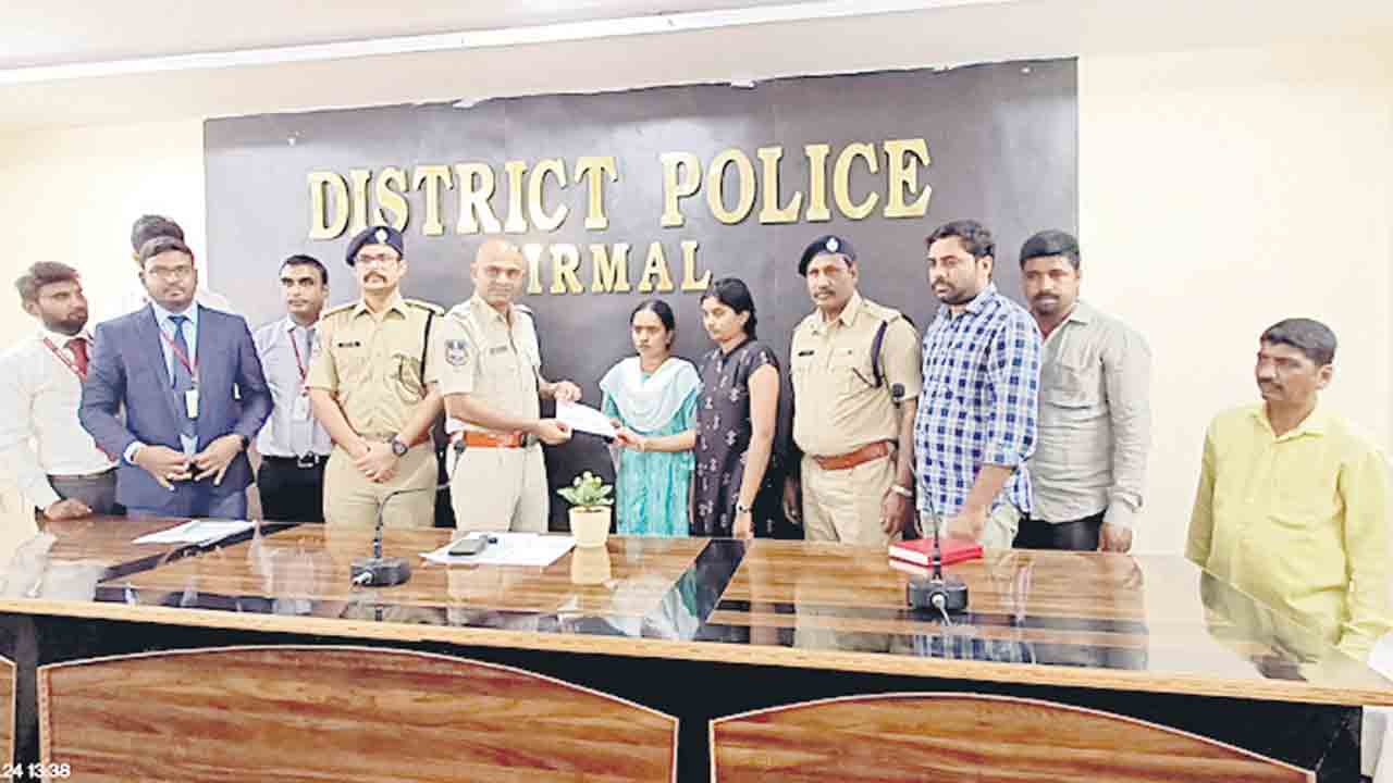 పోలీస్‌ కుటుంబాలకు అండగా ఉంటాం