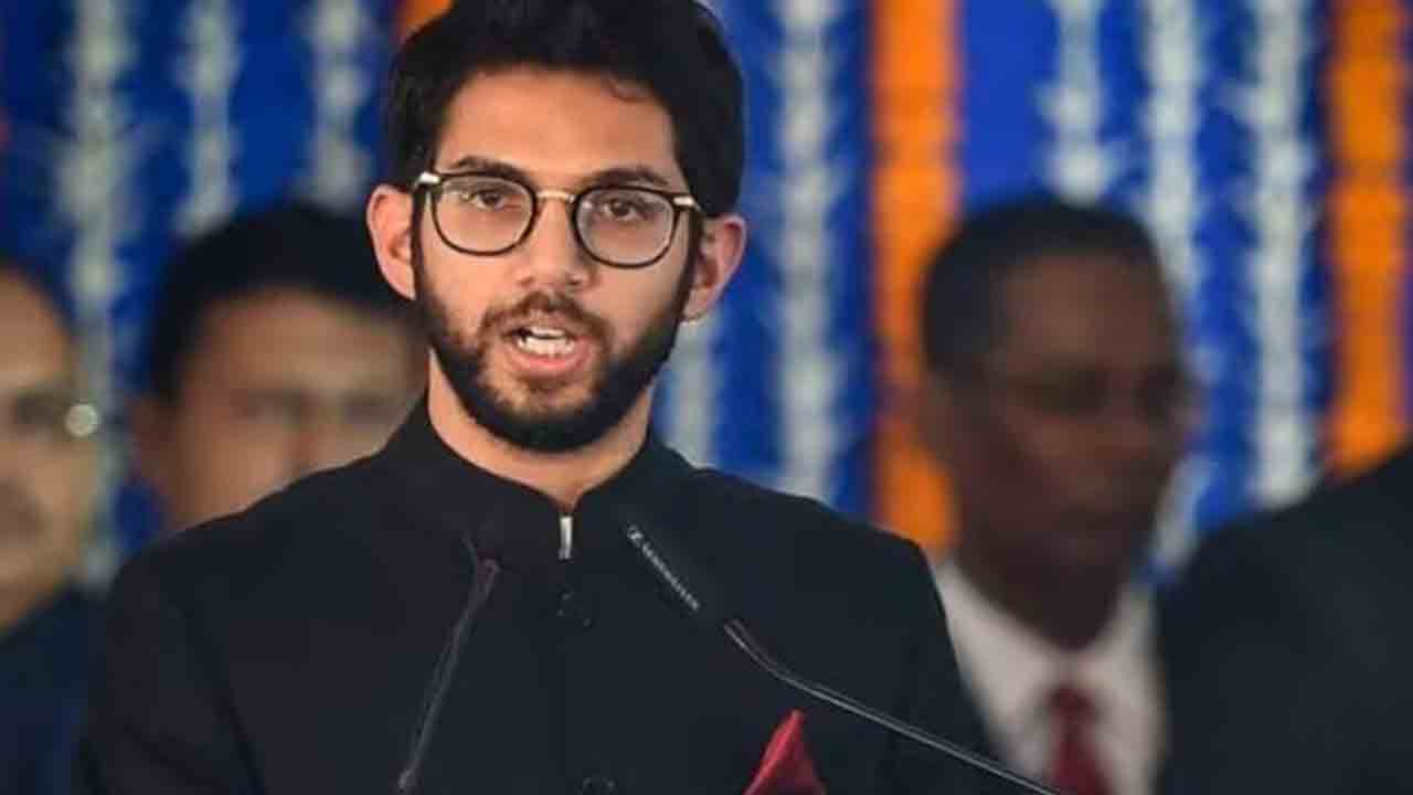 షిండేను దిగమన్నారు!