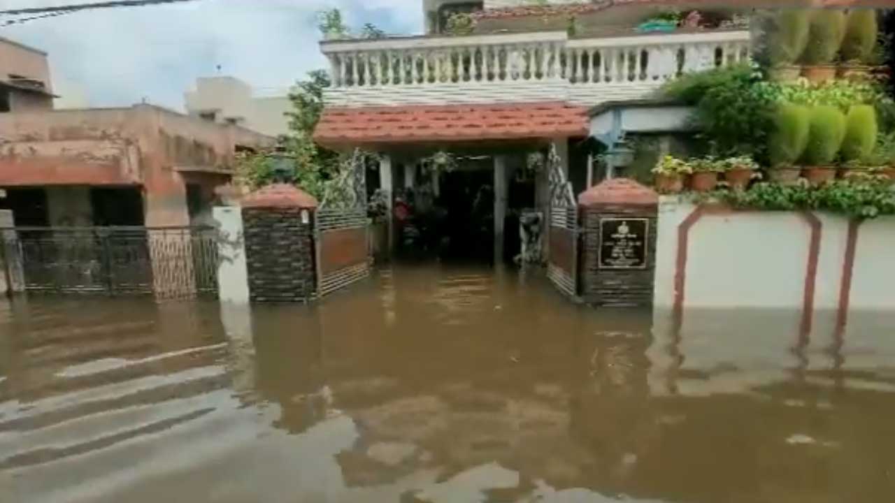 Anil Vij residence | హర్యానాలో భారీ వర్షాలు.. నీట మునిగిన హోంమంత్రి నివాసం.. Video