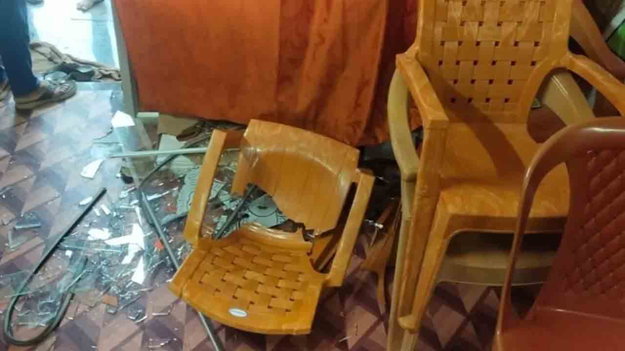 బీజేపీలో భగ్గుమన్న విభేదాలు