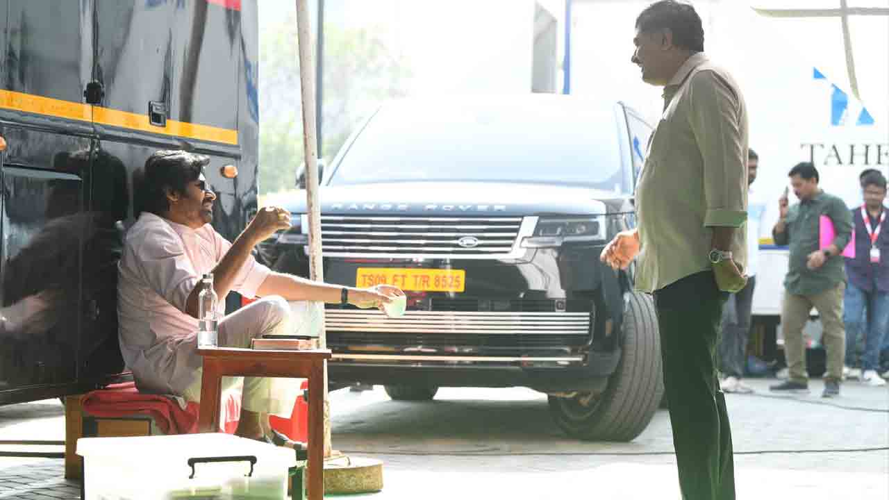 BRO The Avatar | సింపుల్‌, స్టైలిష్‌ లుక్‌లో పవన్‌ కల్యాణ్‌.. ట్రెండింగ్‌లో బ్రో వర్కింగ్‌ స్టిల్స్‌