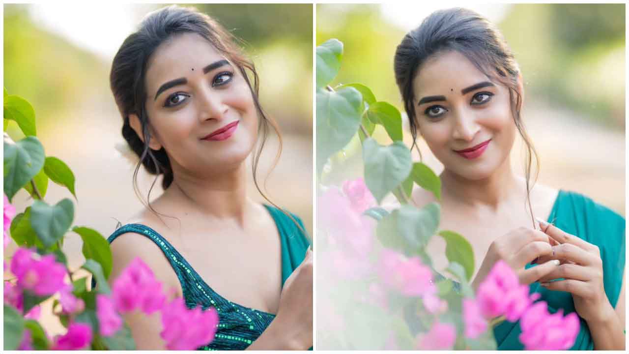 Bhanu Shree | కొప్పున పూలెట్టుకొని సిగ్గులొలికిస్తున్న భానుశ్రీ‌..