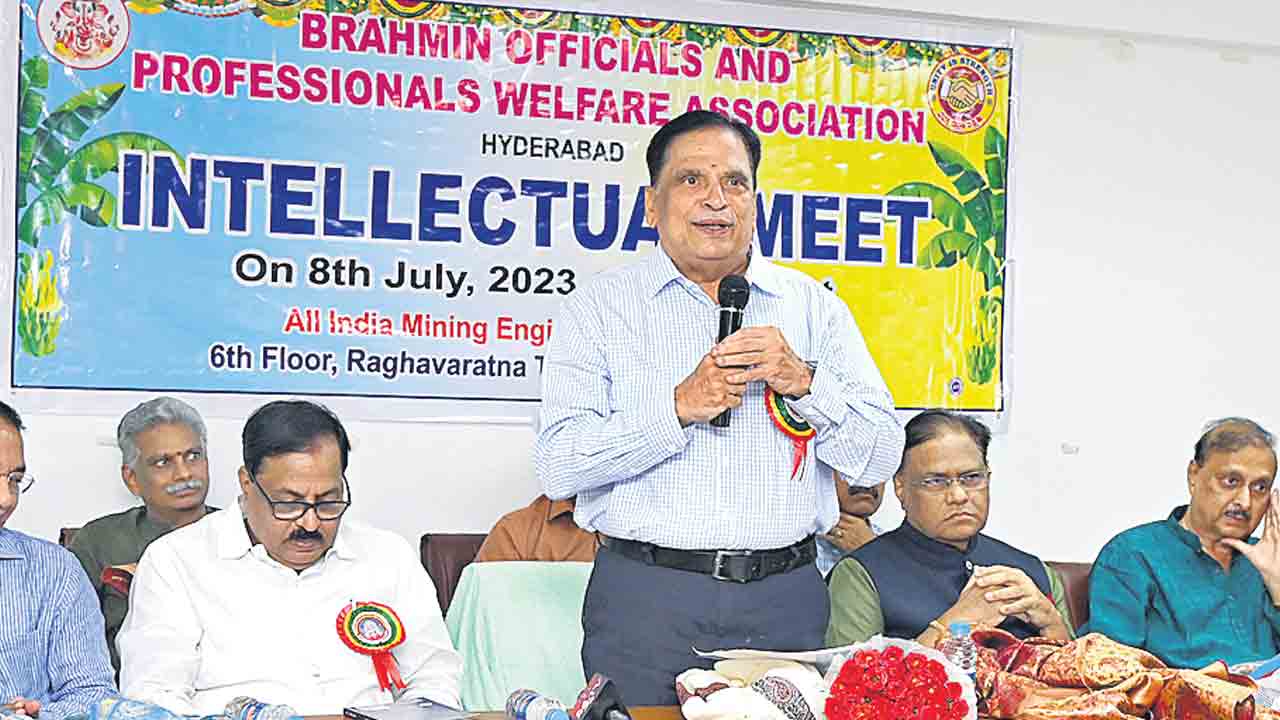 ఐక్యత లేకనే వెనుకబాటు