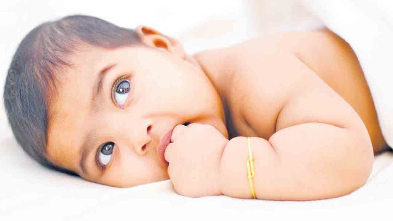 Name Ceremony | నామకరణానికి నయా ట్రెండ్.. పిల్లలకు కొత్త కొత్త పేర్లు పెట్టేందుకు కుస్తీలు పడుతున్న పేరెంట్స్‌