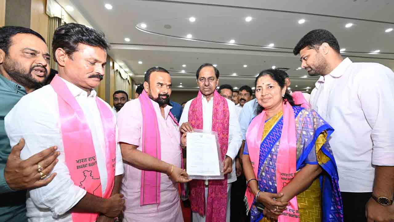 ఆలేరు అభివృద్ధికి నిధులు మంజూరు చేయాలి