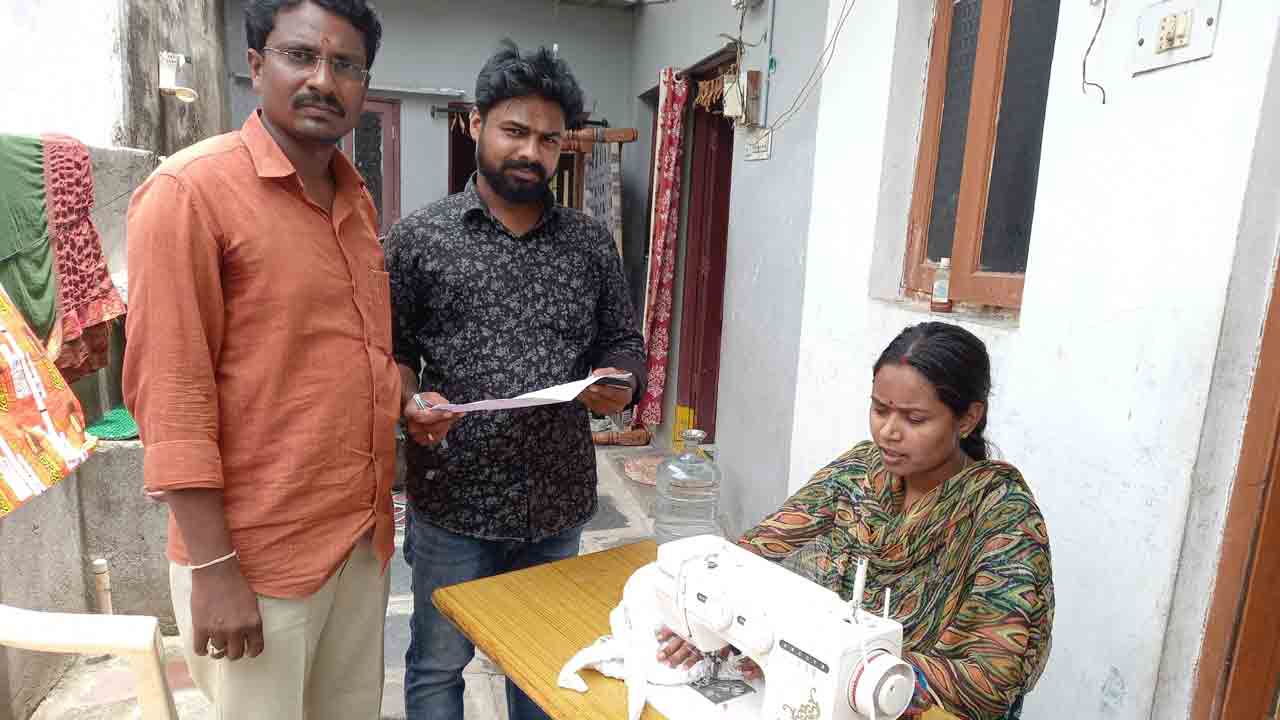 కుల వృత్తులకు చేయూత