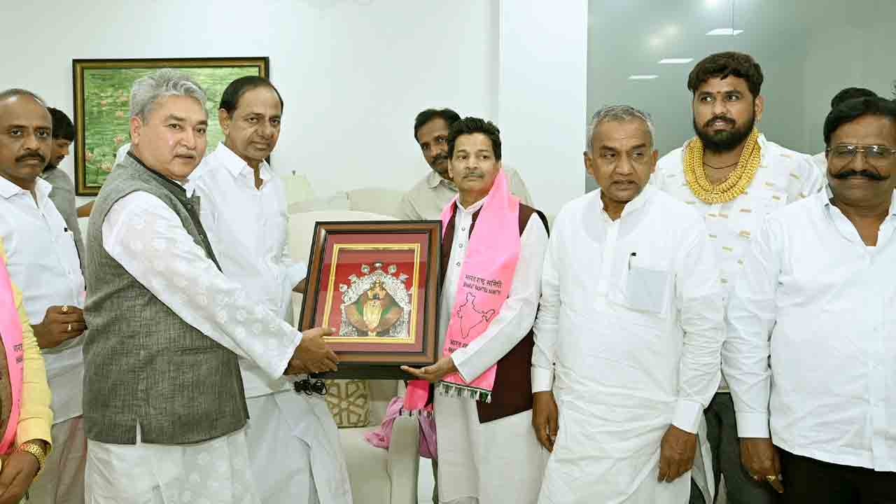 బీఆర్‌ఎస్‌లోకి సంగ్రామ్‌సింగ్‌