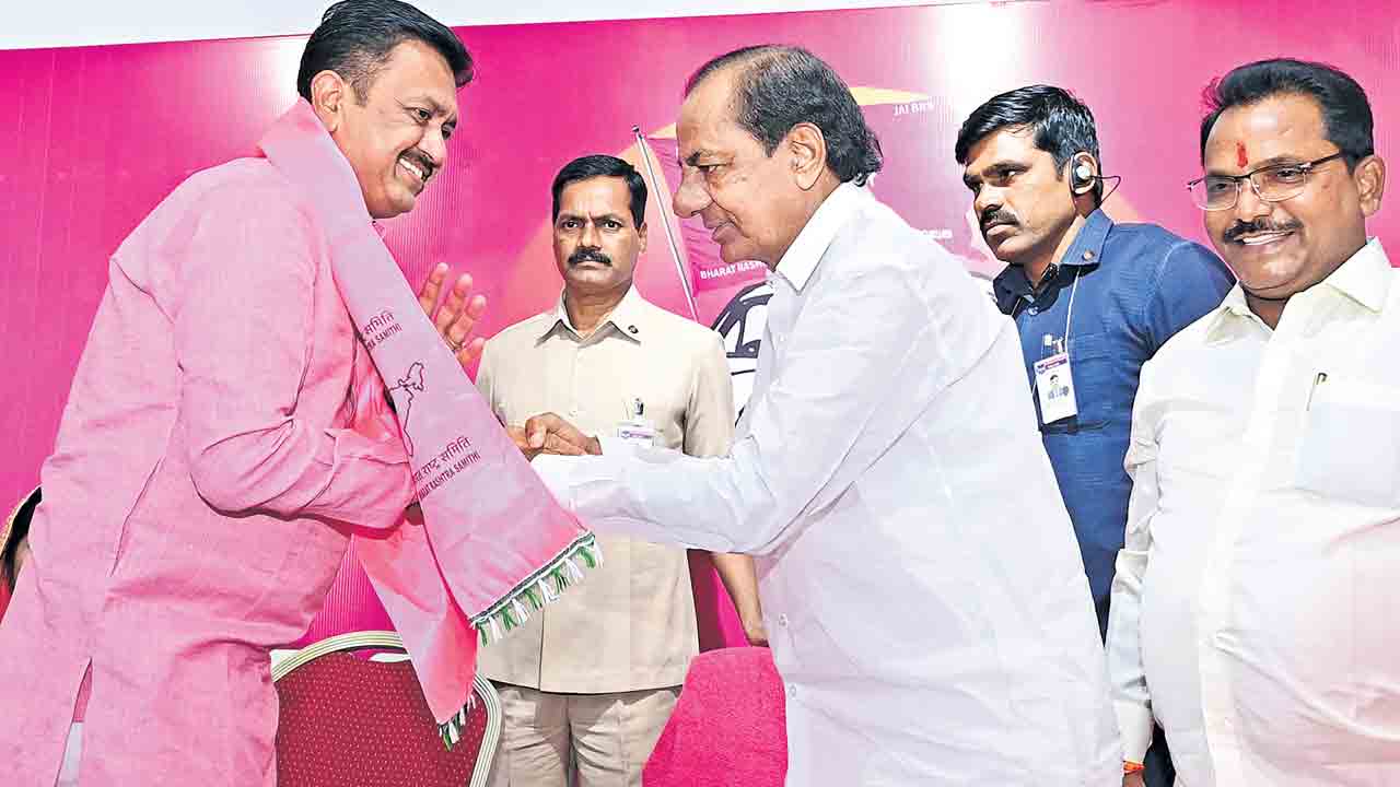 CM KCR | మహారాష్ట్ర బంగారు భవిష్యత్తుకు నాదీ భరోసా : సీఎం కేసీఆర్