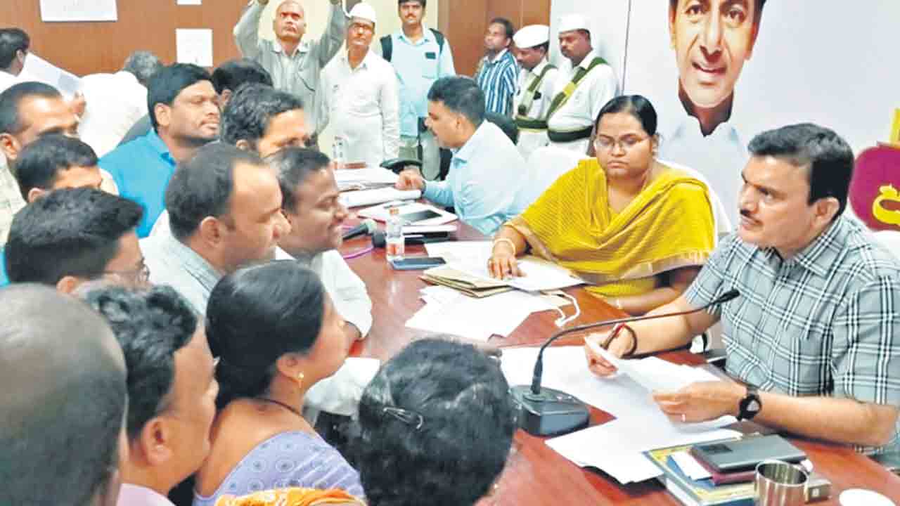 సమస్యల పరిష్కారంపై దృష్టి సారించాలి