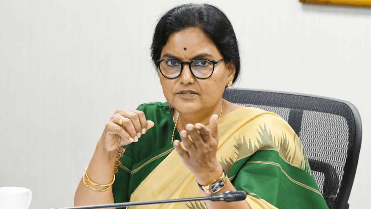 పోడు పట్టాల్లో వేగం పెంచాలి