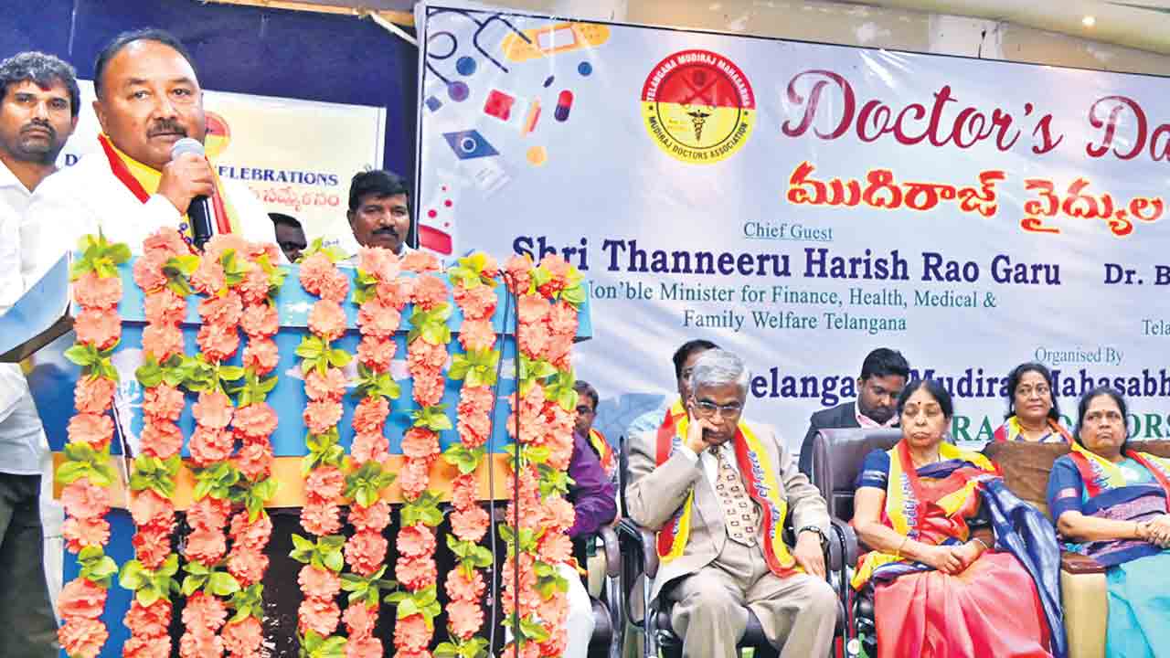 వైద్య విద్యార్థులకు మార్గదర్శకులుగా నిలవాలి