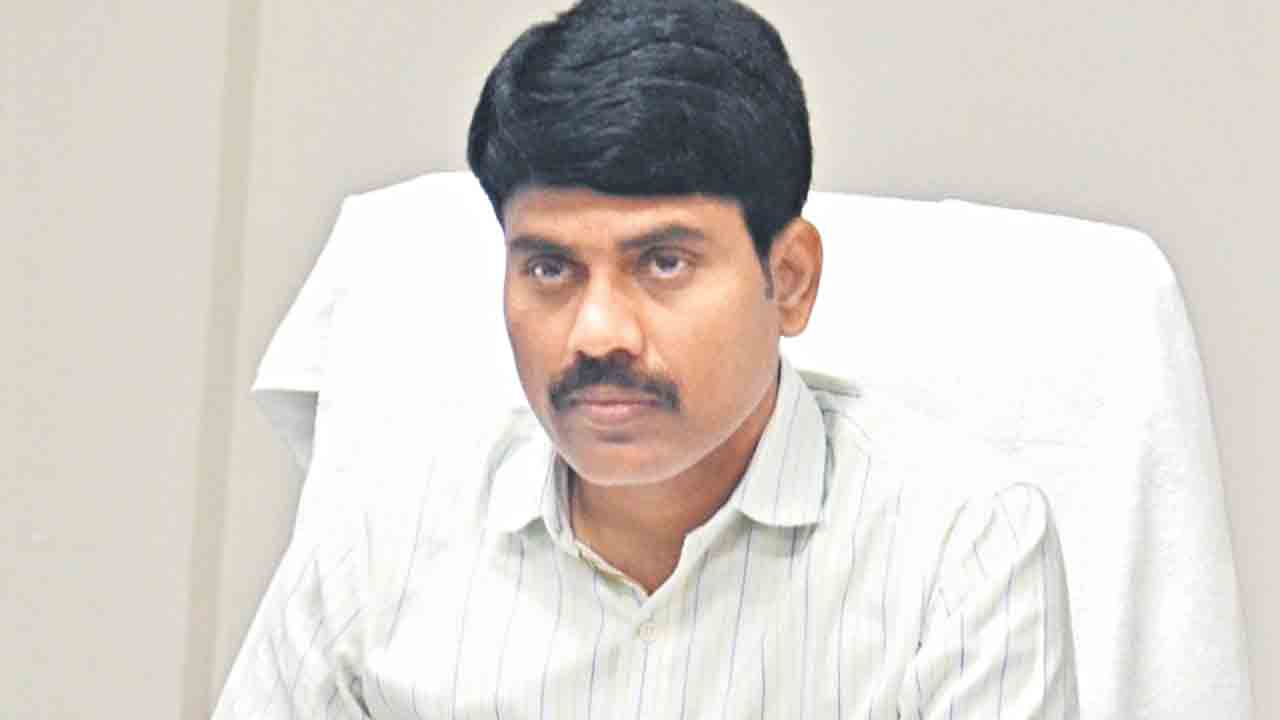 అనుక్ష‌ణం.. అప్ర‌మ‌త్తం