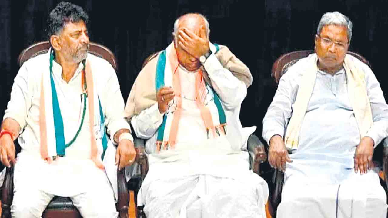 కర్ణాటక సర్కారులో అస్థిరత