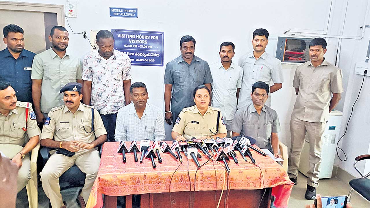 కరెన్సీని రెట్టింపు చేస్తానంటూ..