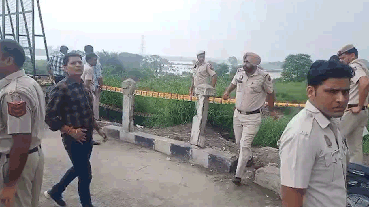 Delhi | ఢిల్లీలో శ్రద్ధా వాకర్ తరహా ఘటన.. ఓ ఫ్లైఓవర్ వద్ద మహిళ శరీర భాగాలు