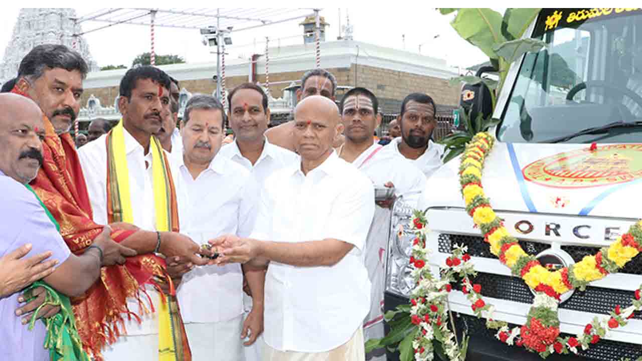 TTD | టీటీడీకి రూ.14 లక్షలు విలువైన ఫోర్స్ ట్రావెలర్ వాహనం విరాళం