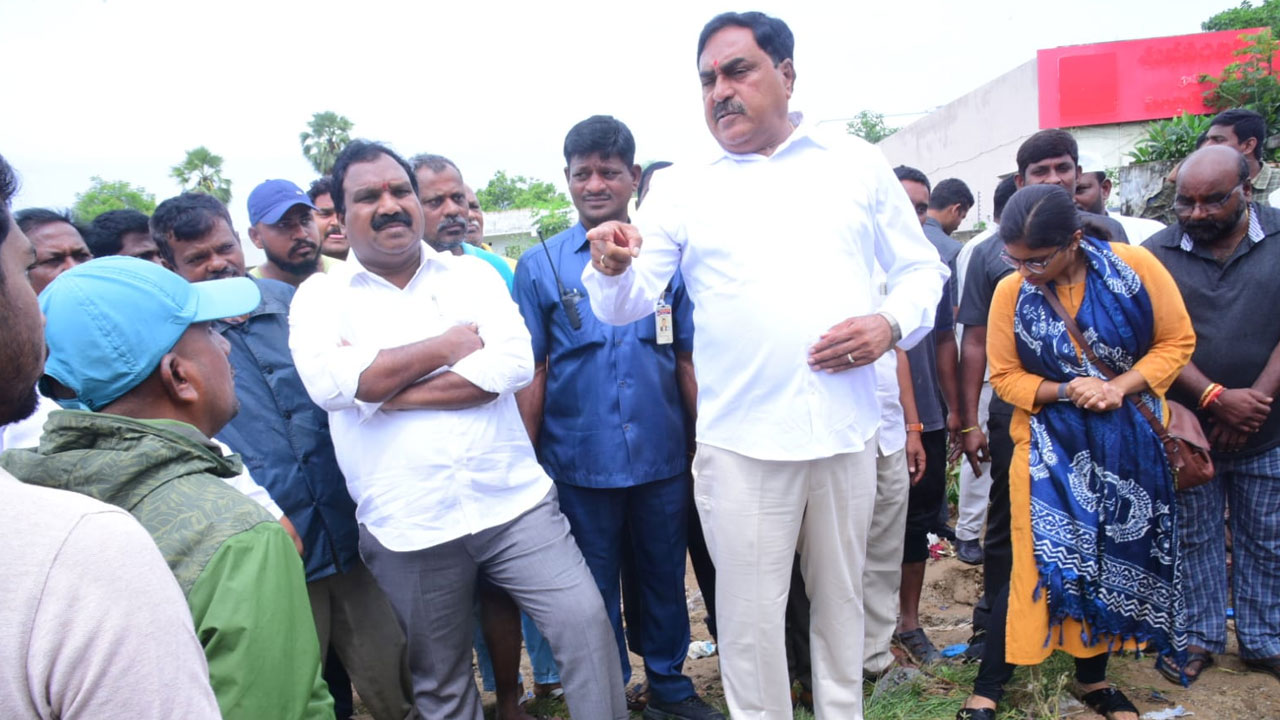 Minister Errabelli Dayakar rao | వరంగల్‌ వరదలపై సీఎం కేసీఆర్‌, మంత్రి కేటీఆర్ నిరంతర పర్యవేక్షణ‌: మంత్రి ఎర్రబెల్లి