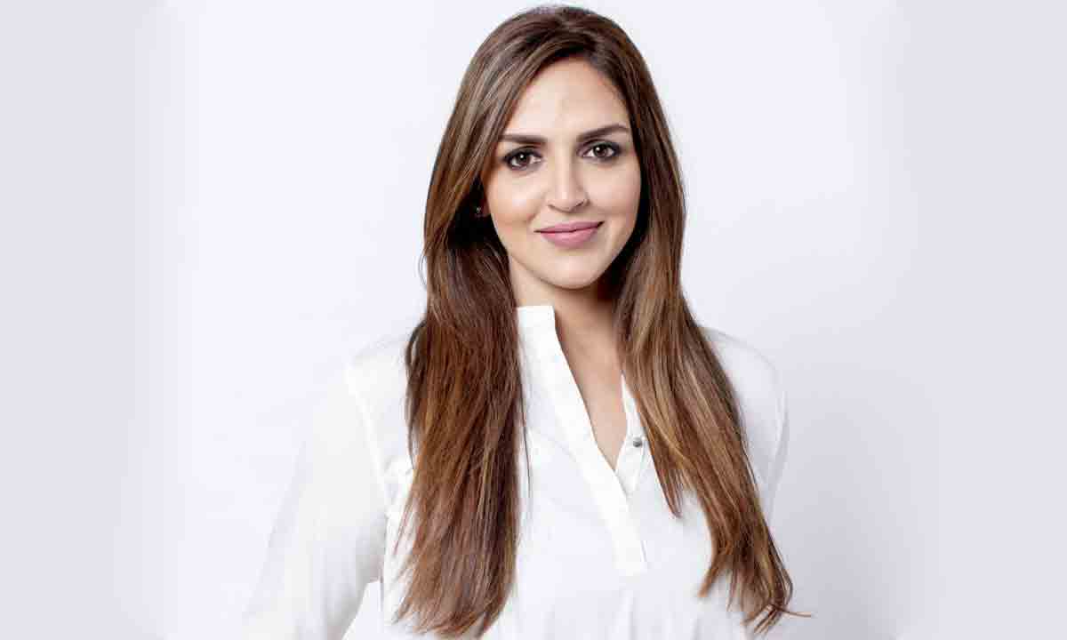 Esha Deol | పుట్టింటికి వచ్చినట్టుంది.. బాలీవుడ్ రీఎంట్రీపై హేమమాలిని ఇంట్రెస్టింగ్ కామెంట్స్