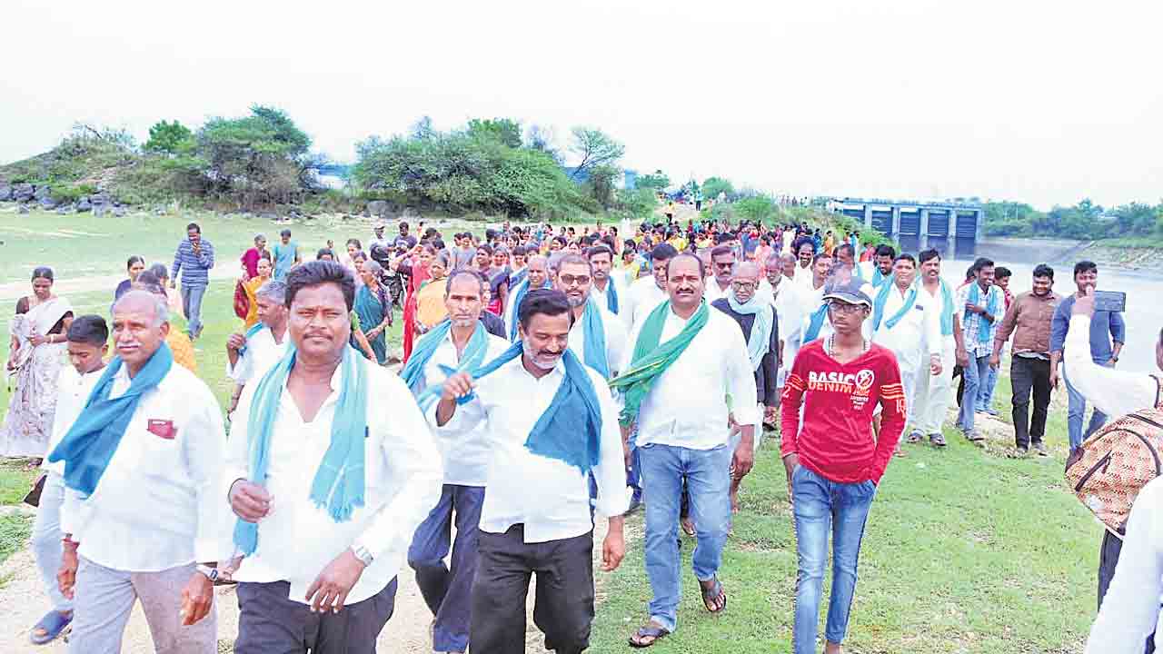 అన్నదాతల కాళేశ్వర సంబురం