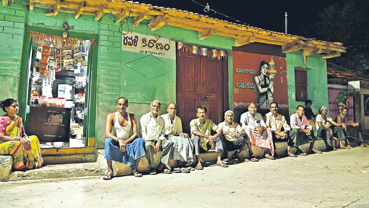 Telangana | కాంగ్రెస్‌ పాలనలో కరెంట్‌, సాగునీళ్లు లేక అరిగోస ప‌డ్డాం.. తొమ్మిదేండ్ల తెలంగాణలో బతుకు ‘పూల’బాట అయిందని ఆనందం