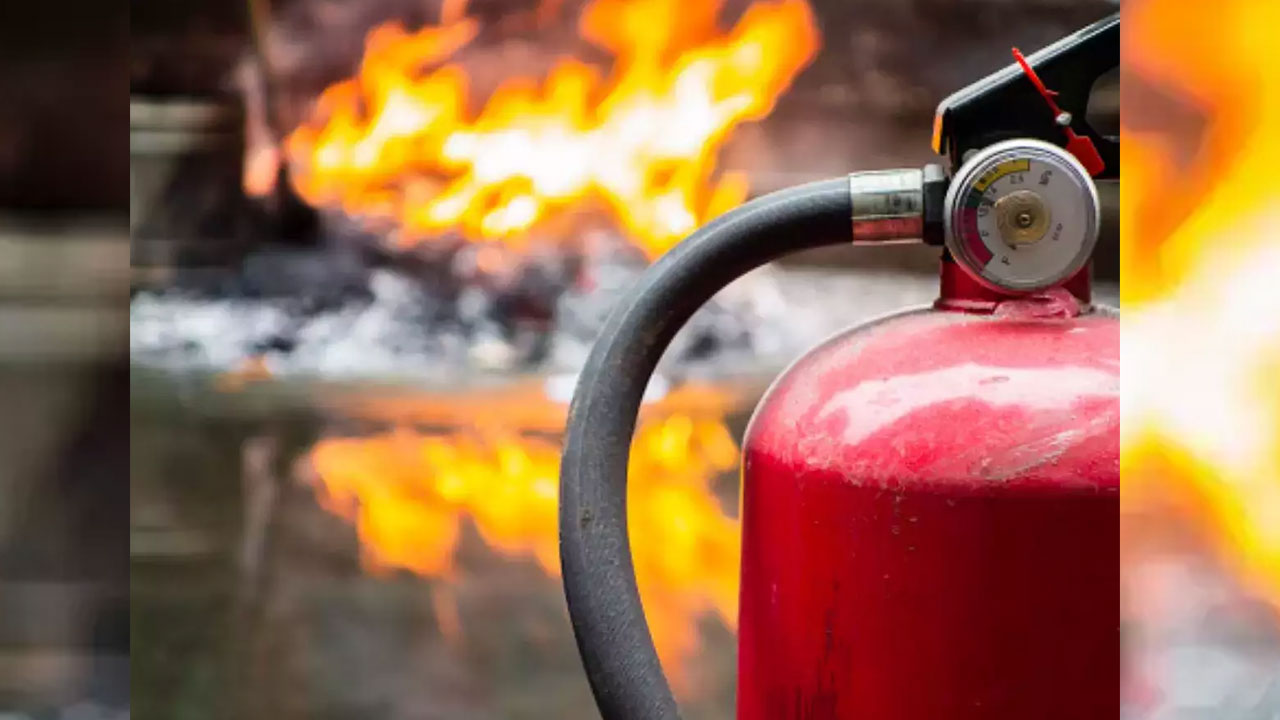 Shadnagar | రంగుల పరిశ్రమలో పేలుడు.. 11 మంది వలస కార్మికుల పరిస్థితి విషమం