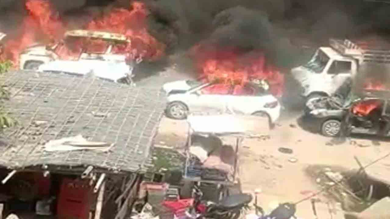 Haryana | వీహెచ్‌పీ ర్యాలీలో హింస.. పలు వాహనాలకు నిప్పు, పోలీస్‌ కాల్పుల్లో కొందరికి గాయాలు