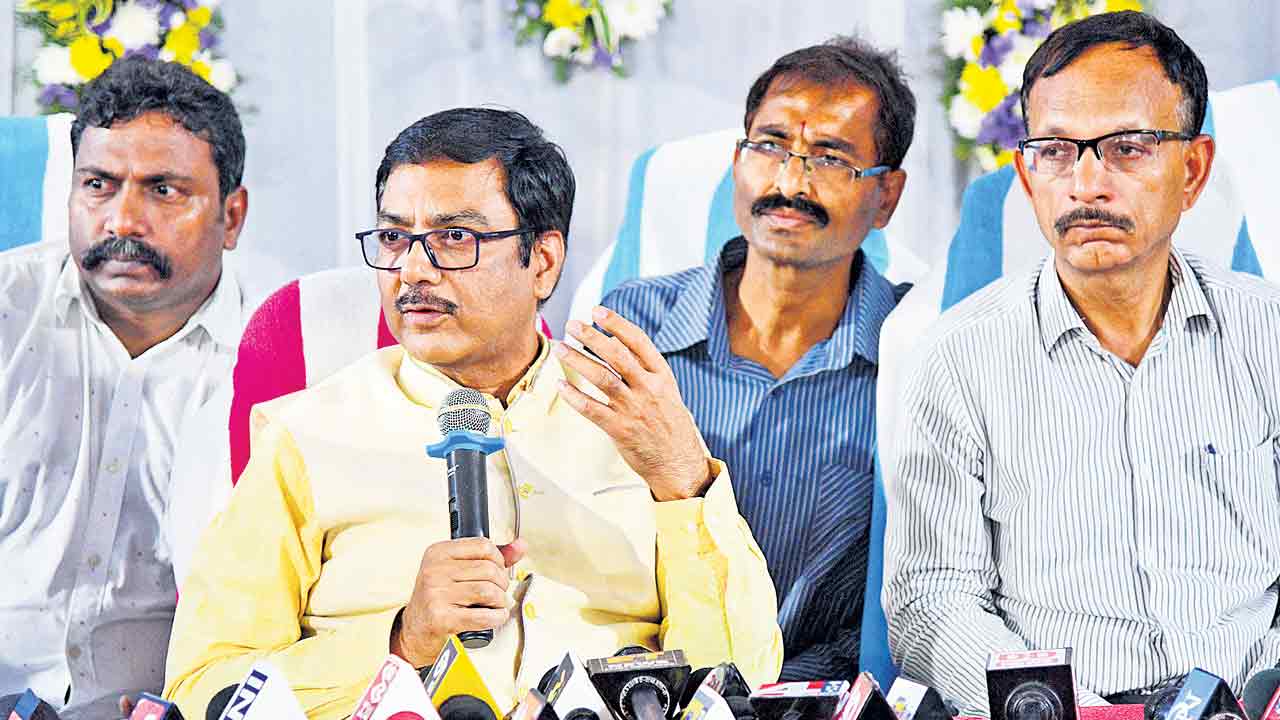 521 కోట్లతో రైల్వే వ్యాగన్‌ పరిశ్రమ