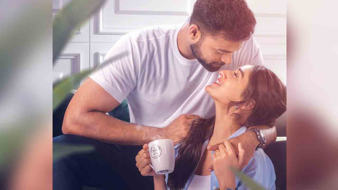 Gandeevadhari Arjuna | గాండీవధారి అర్జున నుంచి వరుణ్‌తేజ్‌-సాక్షి వైద్య నీ జతై మెలోడీ ట్రాక్‌