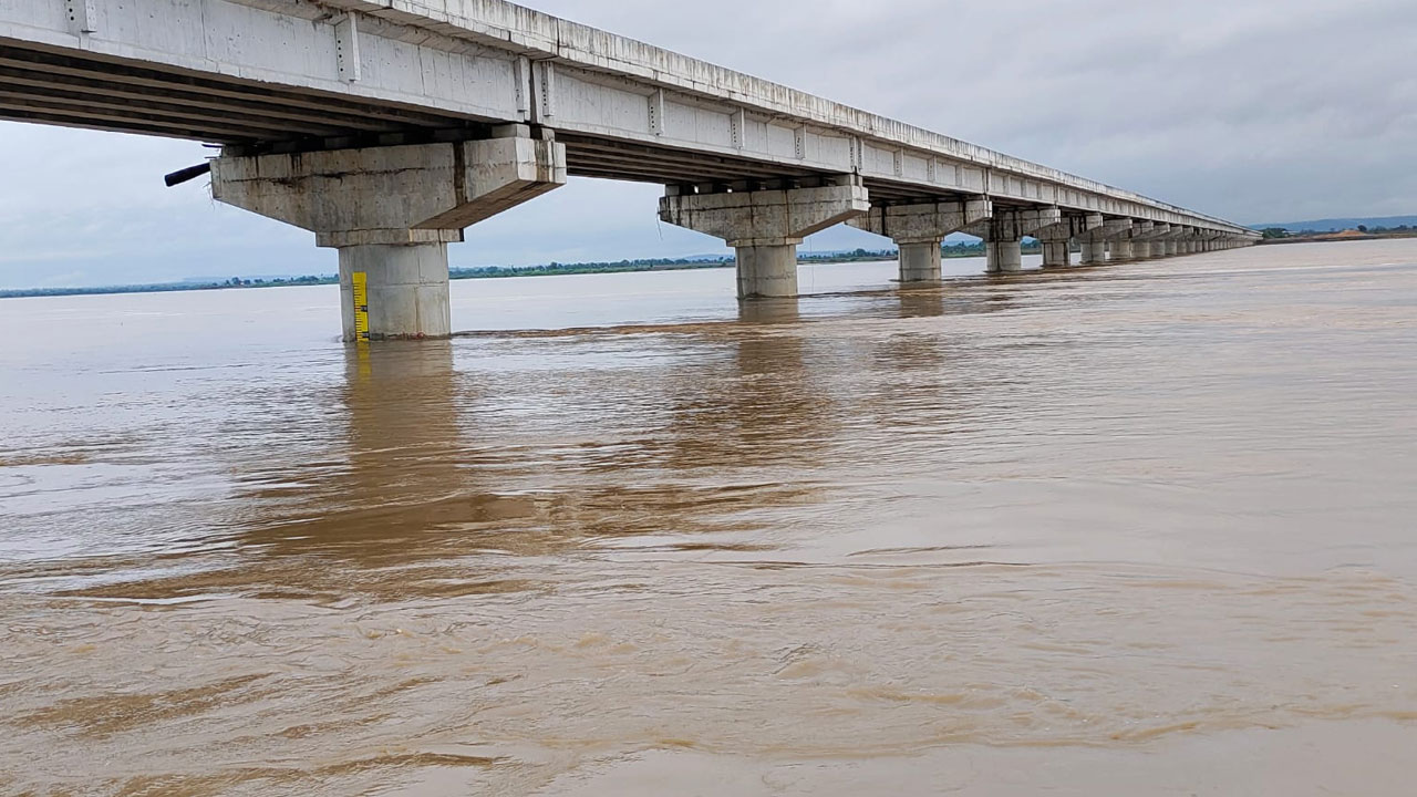 Godavari | మహోగ్ర గోదావరి.. భద్రాచలం వద్ద 47 అడుగులు దాటి ప్రవాహం..!