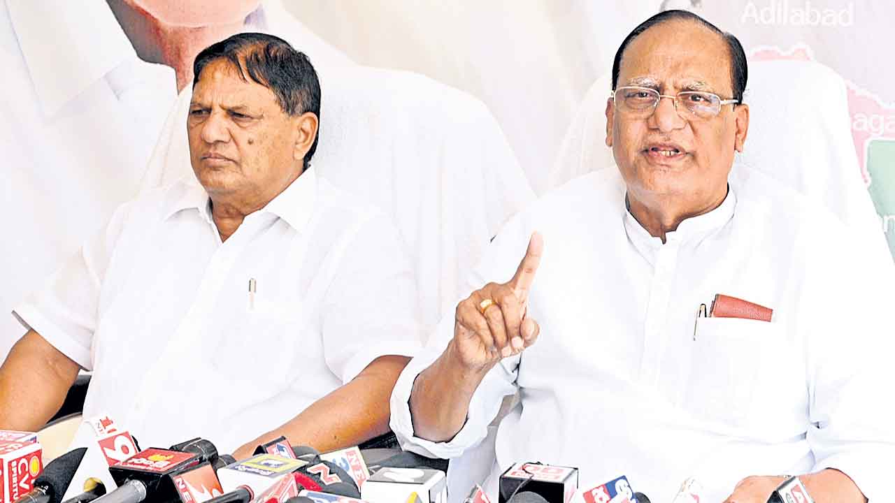 కరెంట్‌ ఎట్ల కొంటరో తెలియని అవివేకి