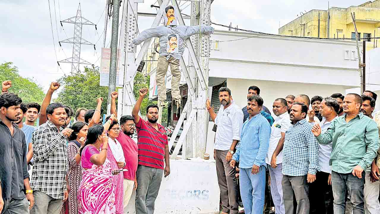 రేవంత్‌కు కరెంట్‌ సెగ