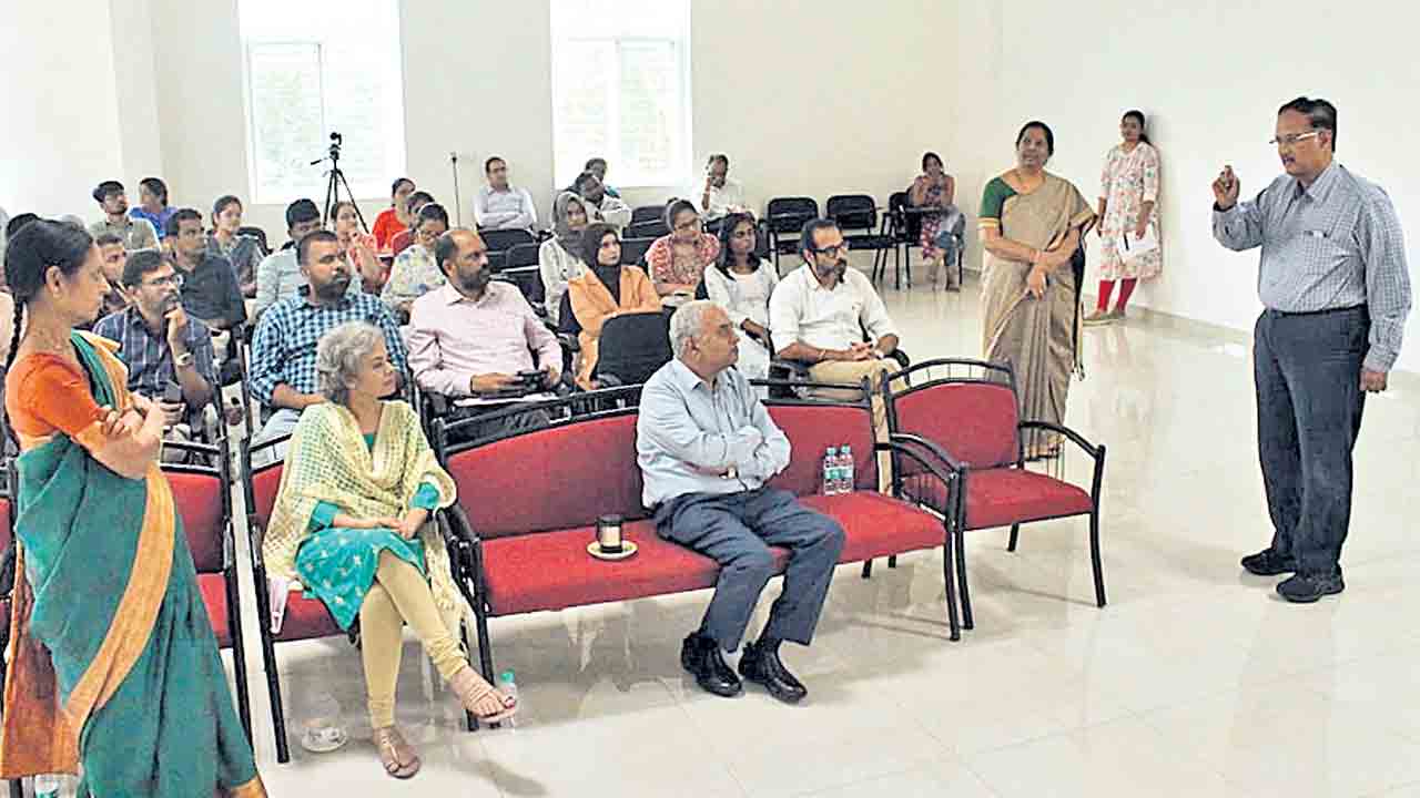 ఆరోగ్య భారతావనే లక్ష్యంగా వైద్యులు పని చేయాలి