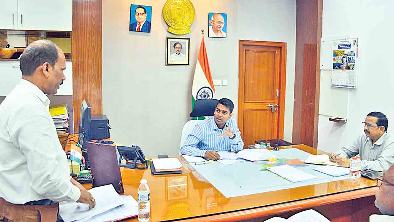 దళితబంధులో దళారుల జోక్యం లేకుండా చూడాలి