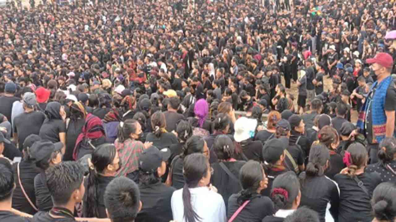 Huge Protest In Manipur | గిరిజన మహిళలను నగ్నంగా ఊరేగించడంపై.. మణిపూర్‌లో భారీ నిరసన
